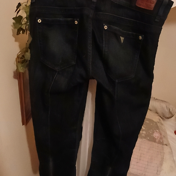 Guess Denim Capri Pants - Picture 2 of 4